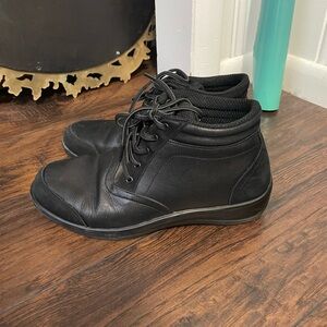 Orthofeet Lace Up Boots